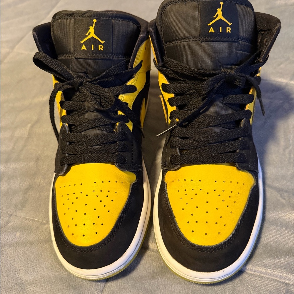 Nike Air Jordan 1 Mid SE